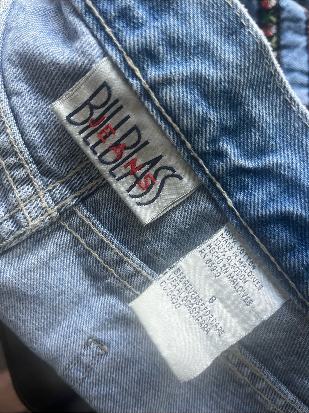 Vintage Bill Blass Embroidered Jeans High Rise Straight w/ Small Flare Size 8 - Picture 2 of 8
